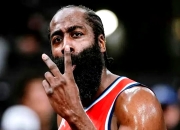 米兰APP下载-火箭逆转马刺，哈登复出献27+10+6。