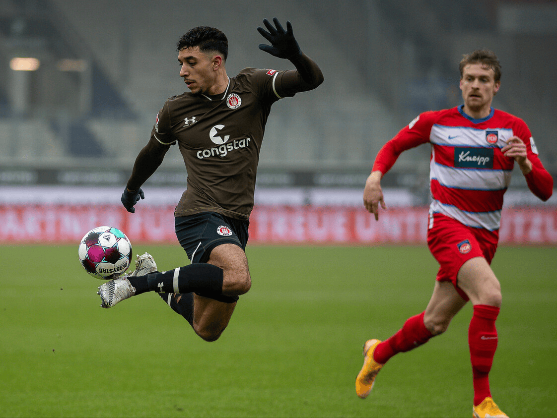 多特蒙德客场遭遇困难，需调整状态寻求突破