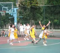 昨日全场目睹,两队短兵相接分胜负 昨日全场目睹,两队短兵相接分胜负