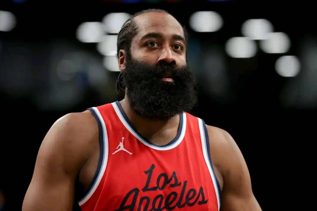 猛龙客场输球,伦纳德尽管发挥抢分不足 猛龙客场输球,伦纳德尽管发挥抢分不足