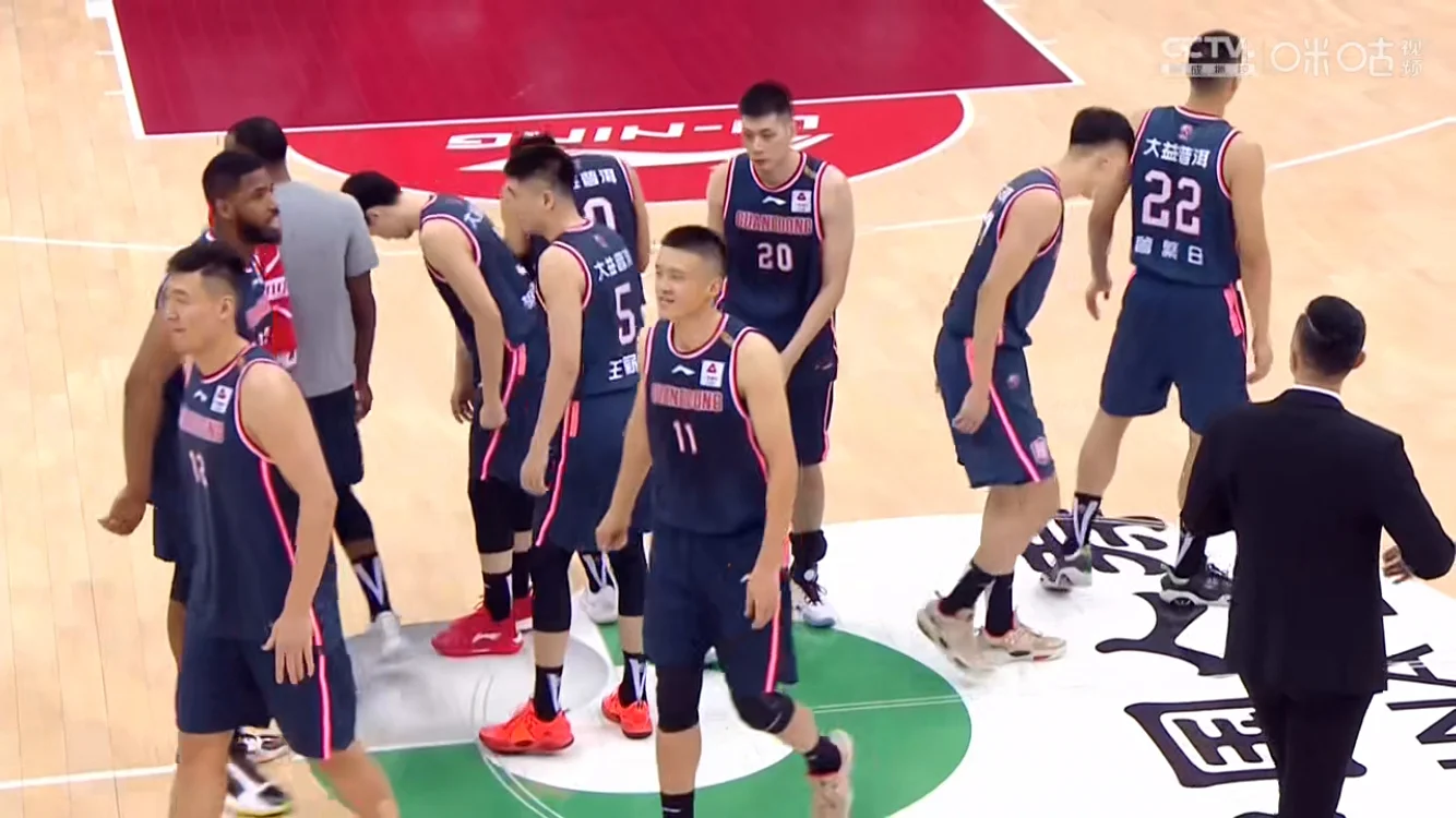 帕德博恩士气高昂，横扫对手取得胜利的简单介绍