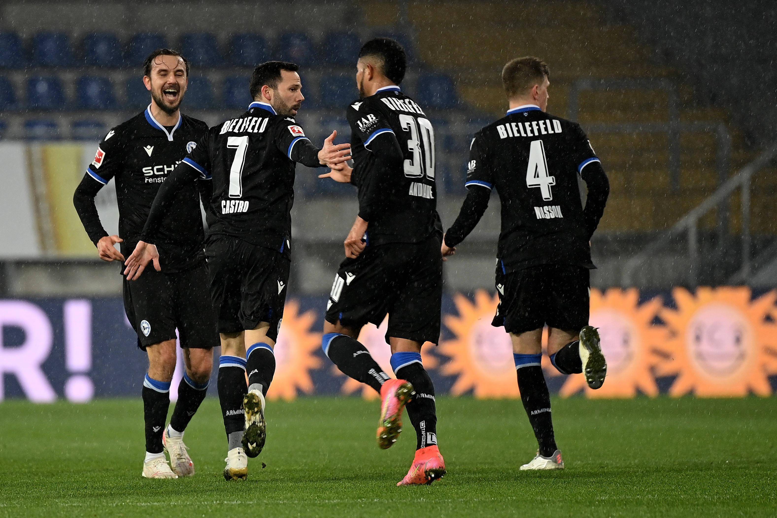 云达不来梅全队实力浑然一体,轻松取胜 云达不来梅全队实力浑然一体,轻松取胜