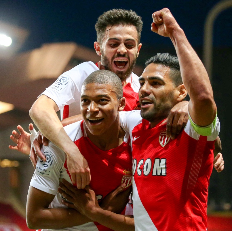 关于圣埃蒂安主场大破摩纳哥，领先分组的信息