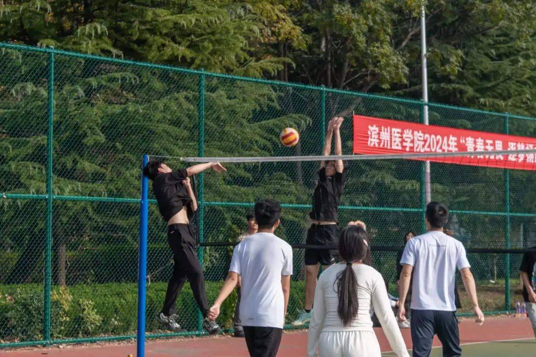 精彩瞬间再现，比赛节奏紧凑刺激