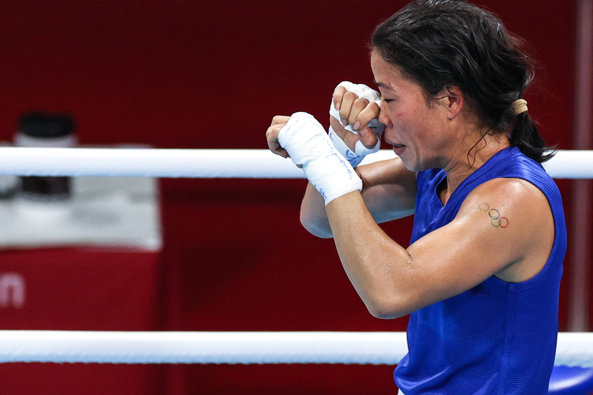 包含法国选手稳定斩获拳击比赛头名的词条