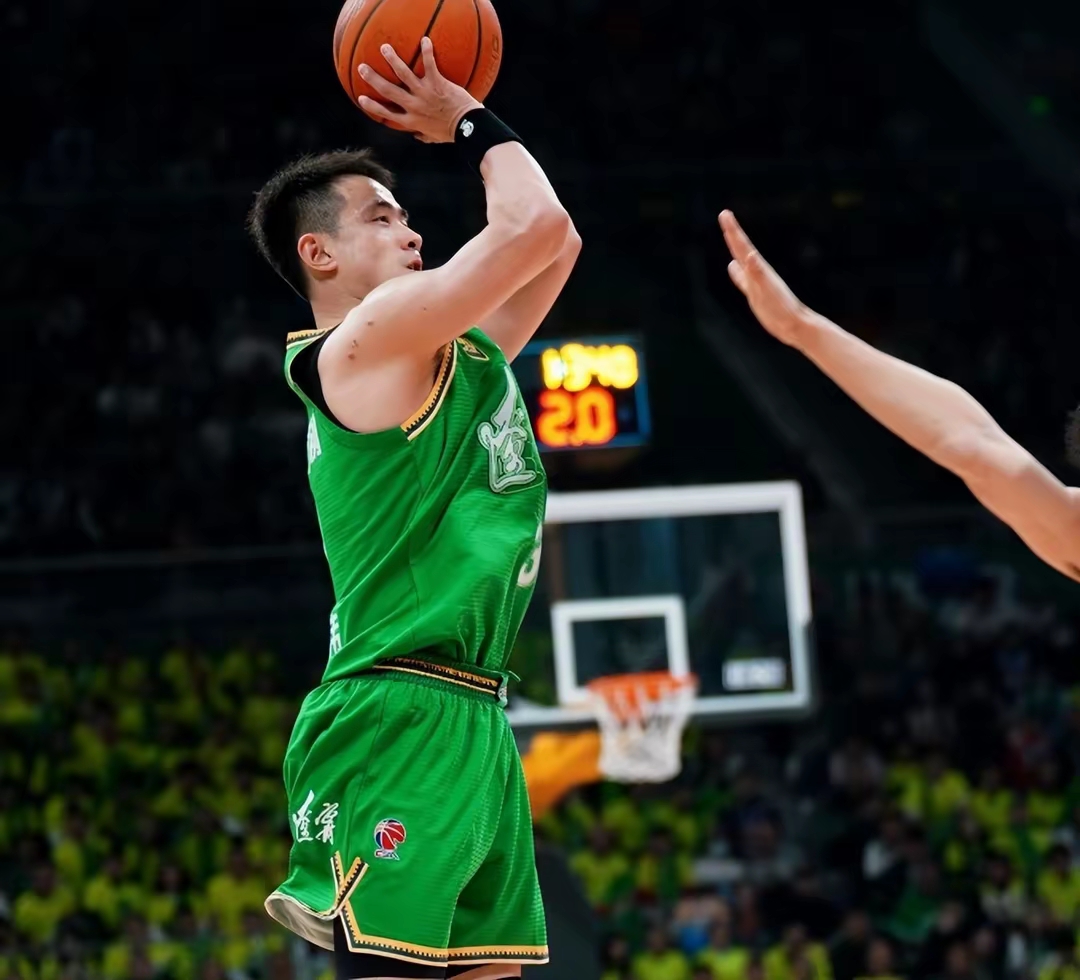 新疆男篮遭遇可惜失利，艰难复苏