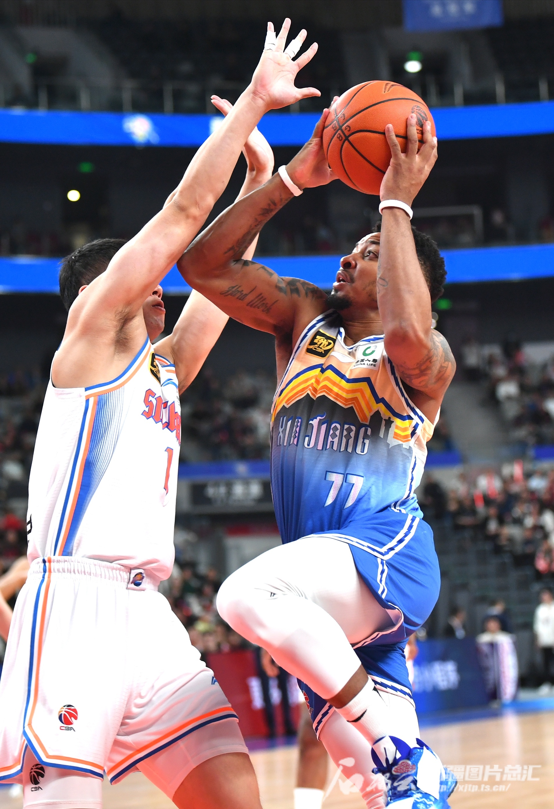 新疆男篮遭遇可惜失利，艰难复苏