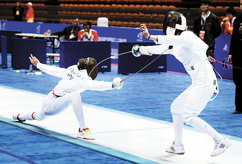 法国击剑名将精妙技巧，轻取对手