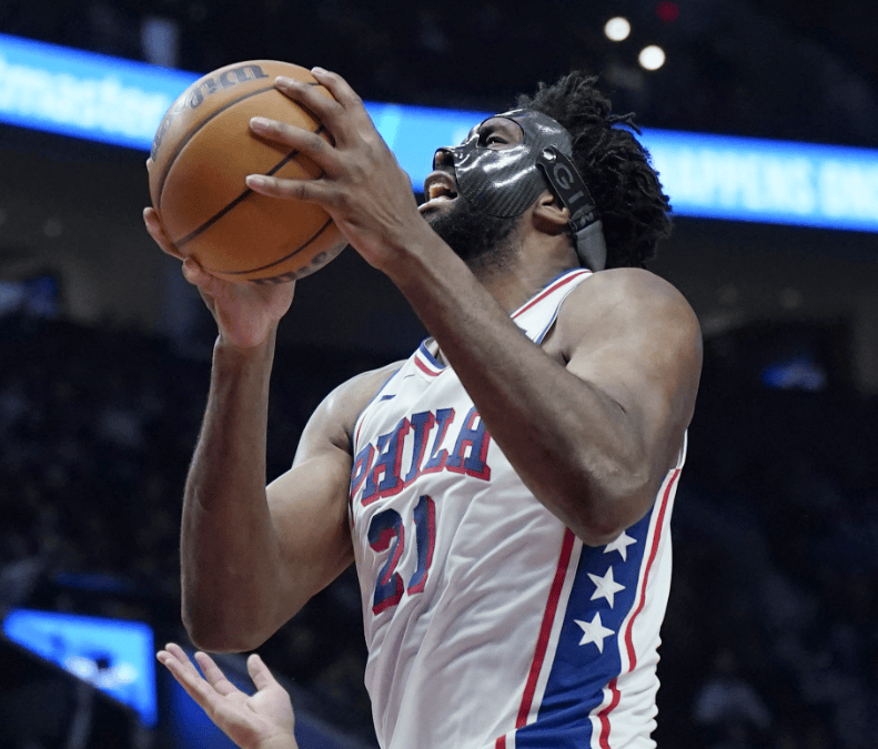 篮网大胜魔术，拉塞尔27分8助攻