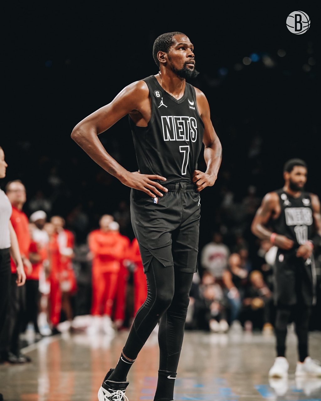 关于灰熊大胜篮网，杜兰特受伤下场的信息