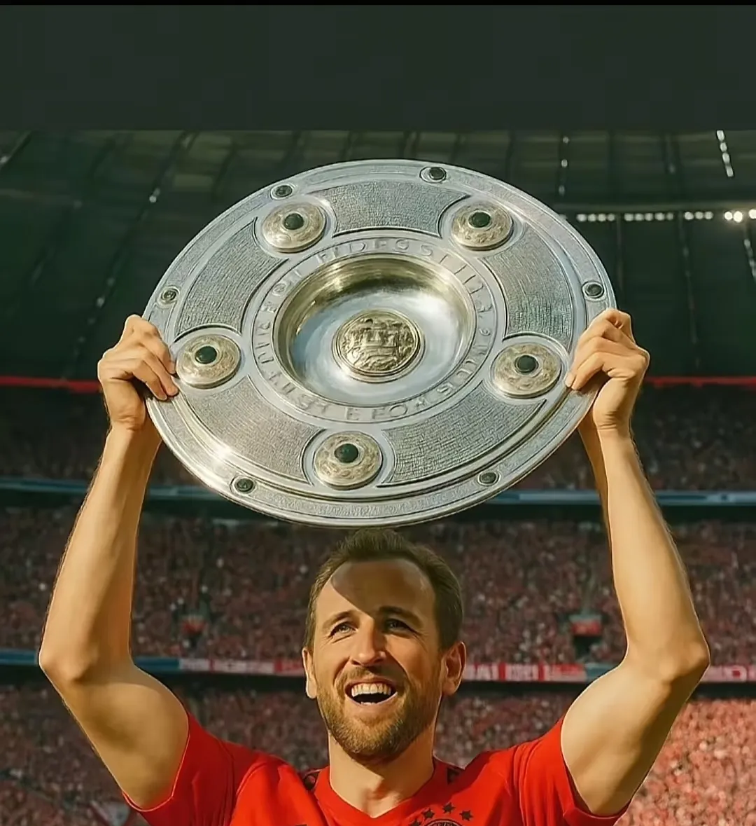 包含拜仁慕尼黑击败莱比锡，牢牢占据德甲榜首位置的词条