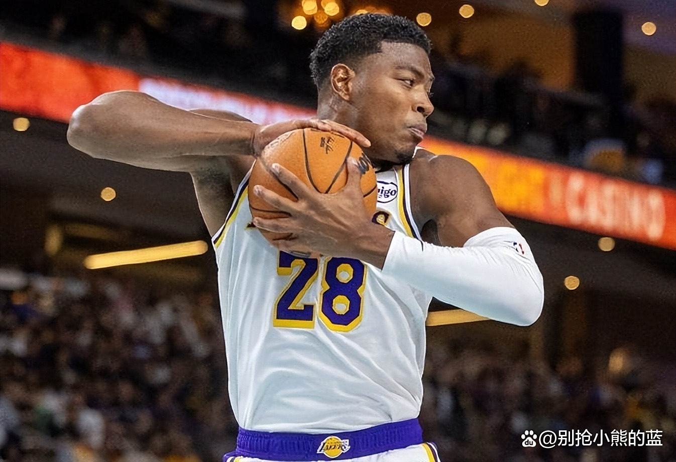 湖人力克老鹰，重拾信心